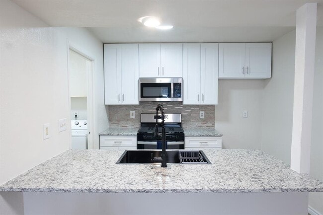 Building Photo - 2401 Bucks Run