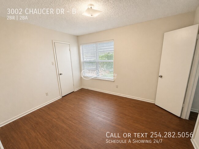 Building Photo - 3002 Chaucer Dr