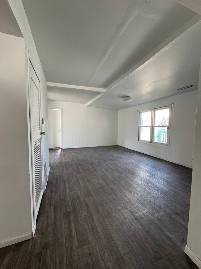 Building Photo - 1202 K Ave