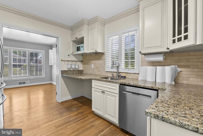 Building Photo - 9112 Grist Mill Rd