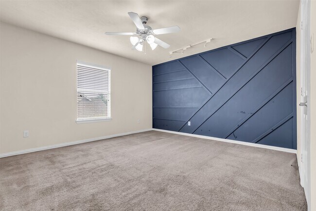 Building Photo - 30715 Legends Ridge Dr