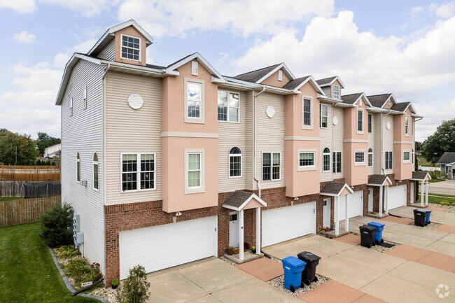 Building Photo - 307 Douglas Dr