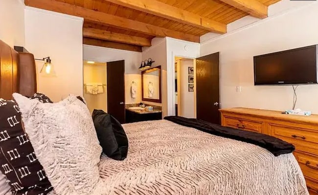 Building Photo - Price Reduced! Silverthorne 2BR at Treehou...