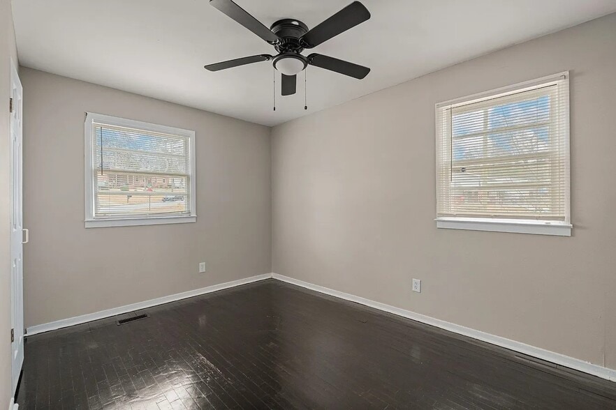 Bedroom 3 - 4647 Buckner St