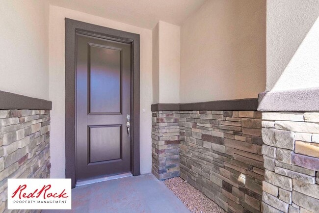 Building Photo - Modern 4-Bed Townhome in Hurricane Heights