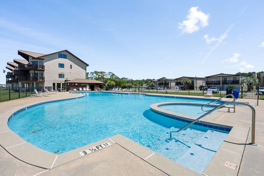 Building Photo - 3806 Spinnaker Dr