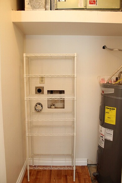 Building Photo - 3805-3805 SE Cesar Estrada Chavez Blvd