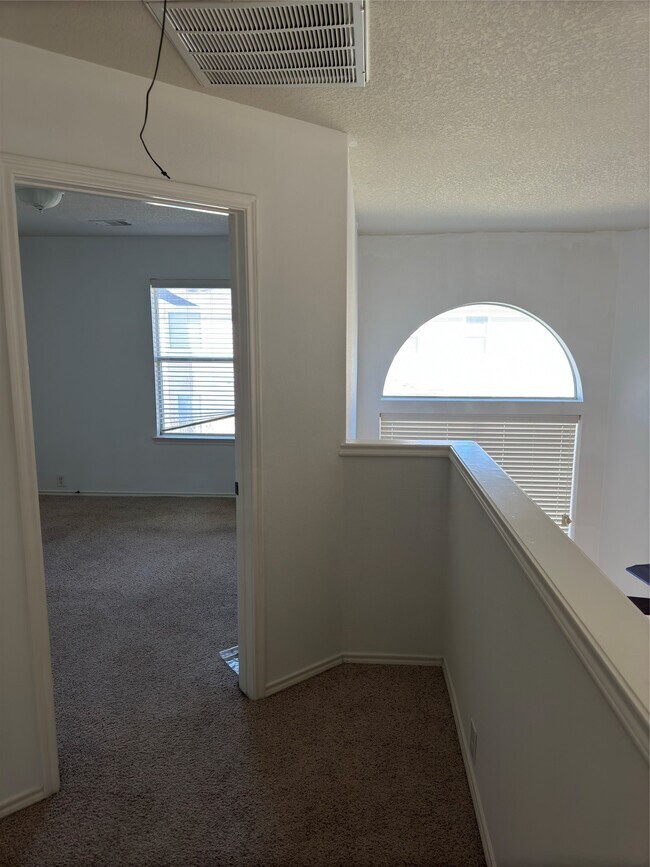 Building Photo - 13600 Breton Ridge St