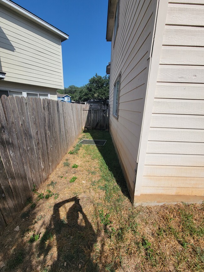 Building Photo - 843 Sagewood Trail