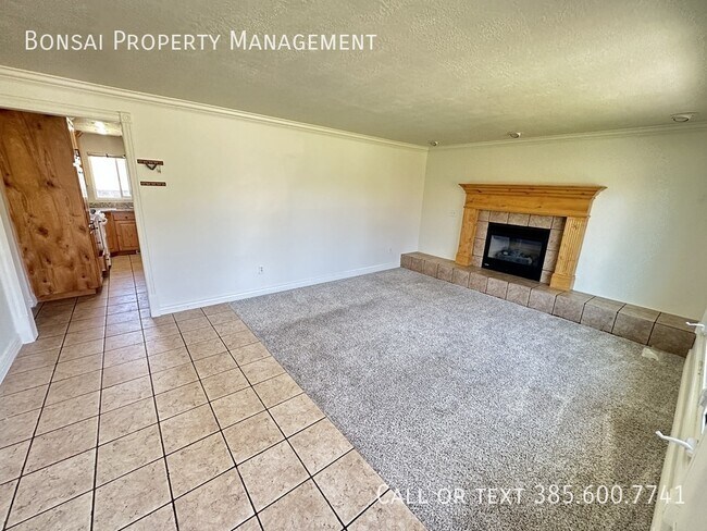 Building Photo - 2291 Longmeadow Dr
