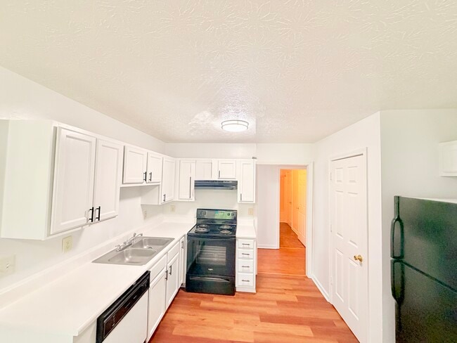 Building Photo - 8837 Freedom Way
