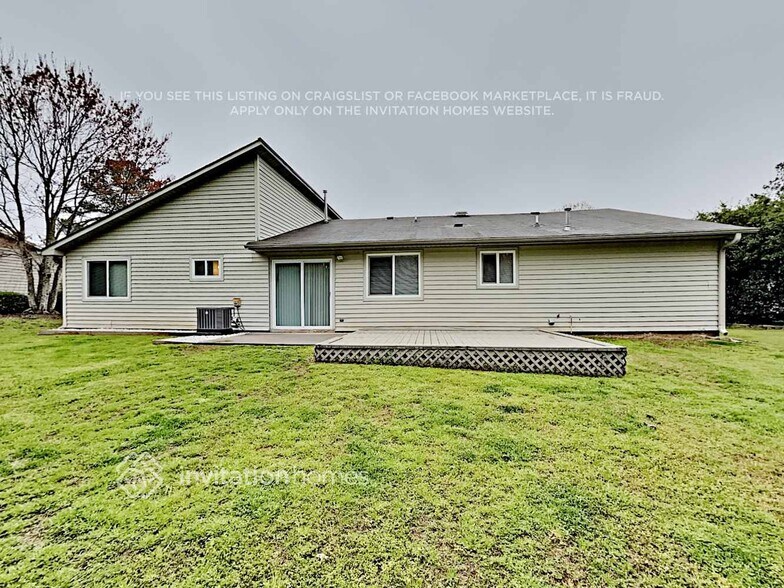 Building Photo - 2463 Mistletoe Ln SW