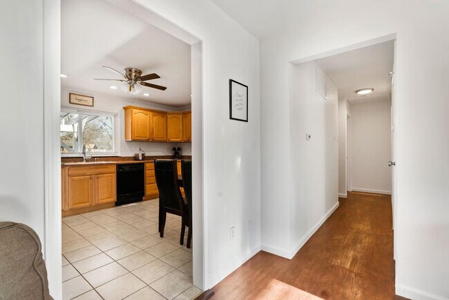 Building Photo - 2104 Foggy Bottom Dr