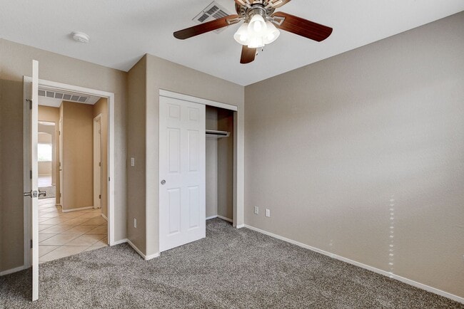 Building Photo - Adorable single story in a gated community!