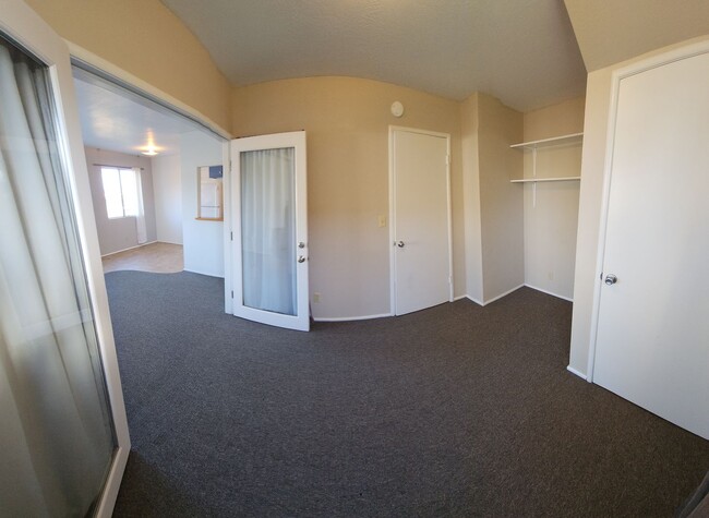 Building Photo - Quaint 2 bedroom 1 bath in quiet neighborhood
