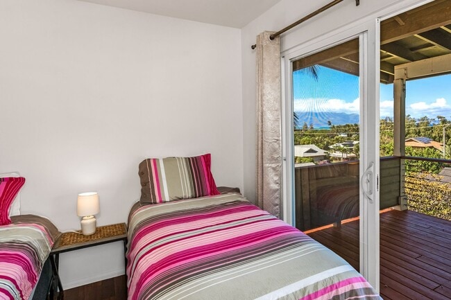Building Photo - Beautifully Appointed Fully Furnished 4 bedroom/3 bathroom Kuau BayView House w/ Ocean views