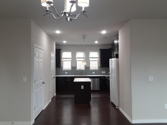 Building Photo - 3240 E Whitestone Blvd