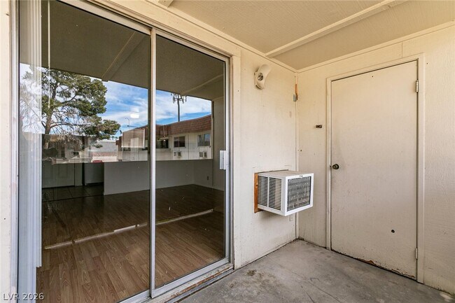 Building Photo - 5404 S Swenson St