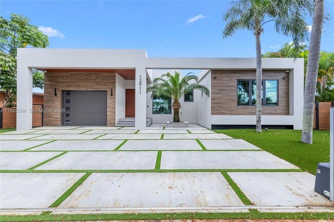 Building Photo - 12911 Oleander Rd