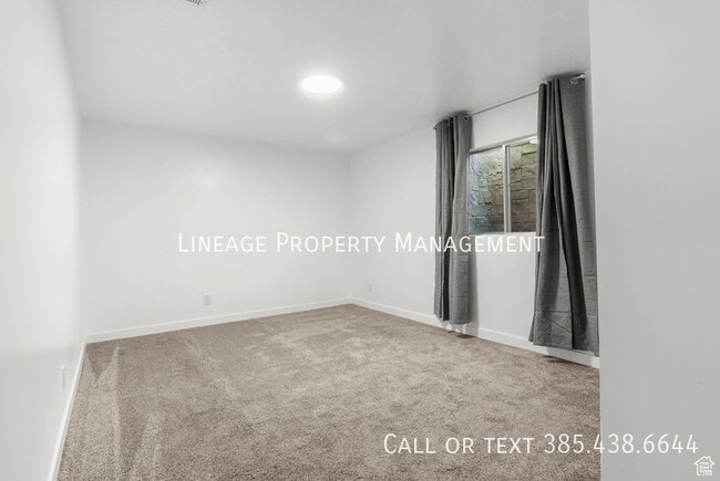 Building Photo - 4487 St Andrews Dr