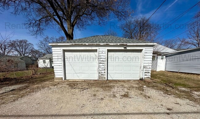 Building Photo - 1112-1114 Byron Ave