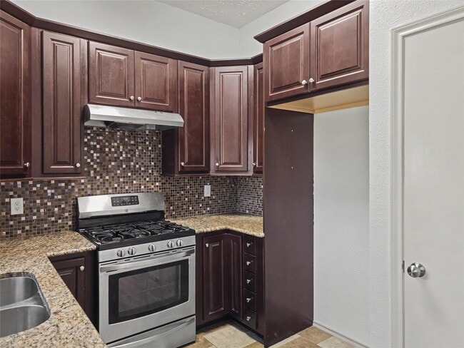 Building Photo - 15223 Peachmeadow Ln