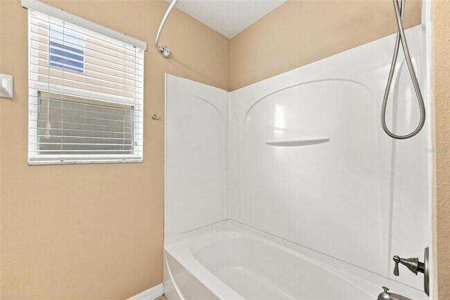 Building Photo - 516 Bella Rosa Cir