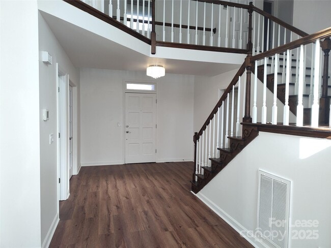 Building Photo - 5206 Dunrobin Ln