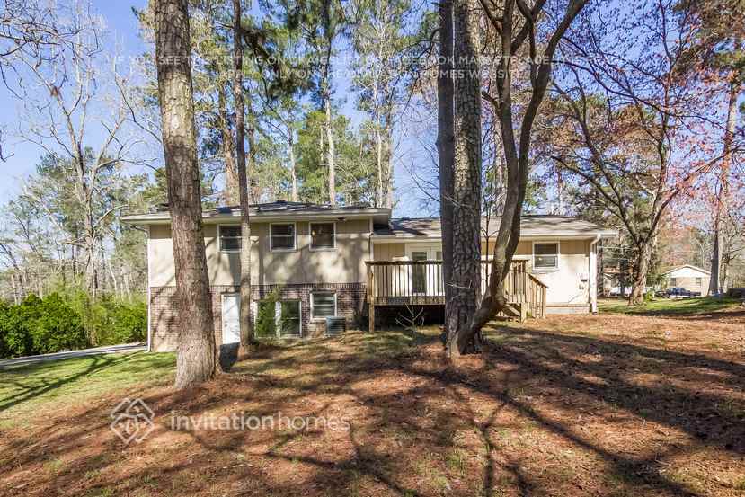 Building Photo - 1908 Englewood Way SW