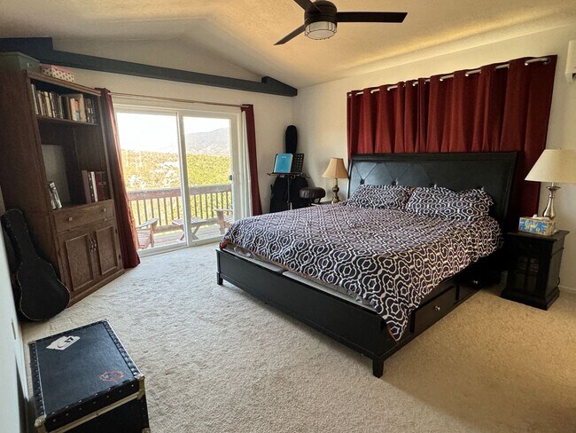 Building Photo - 4 Bedroom, 3 Bathroom Home in Tijeras, NM