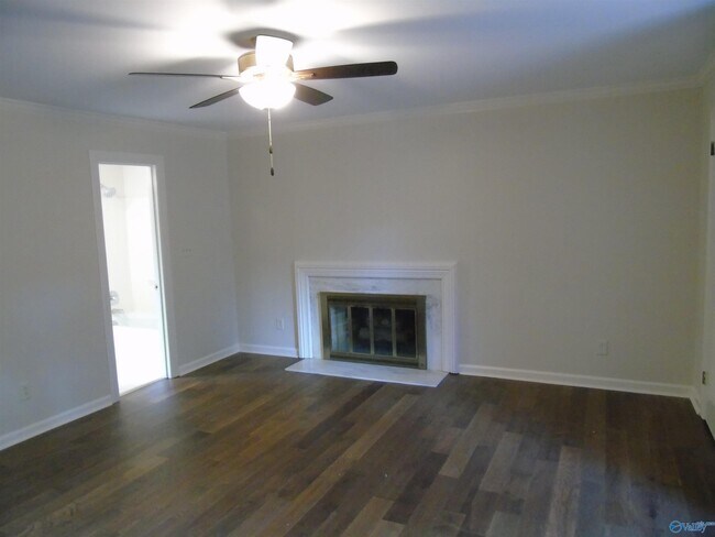 Building Photo - 3317 Lookout Dr SE