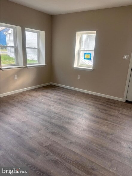 Building Photo - 113 N Hook Rd