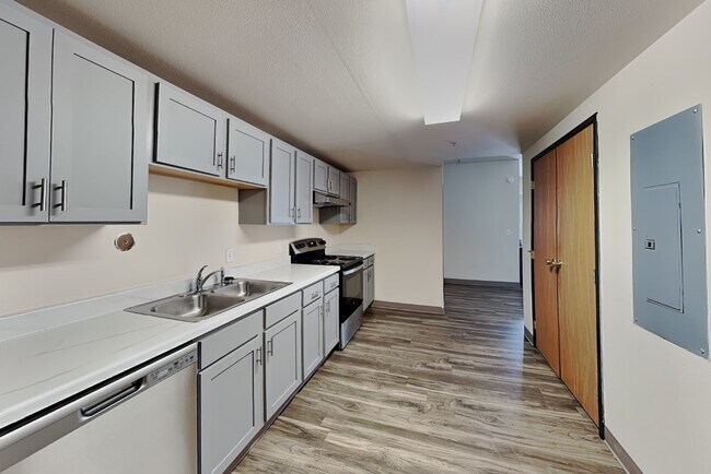 Building Photo - 215 Stanton Ave