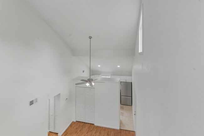 Building Photo - 2900 Woodrich Dr