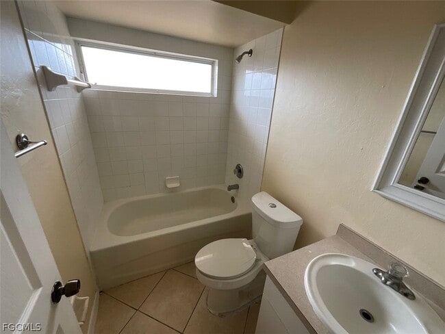 Building Photo - 4005 1st St SW