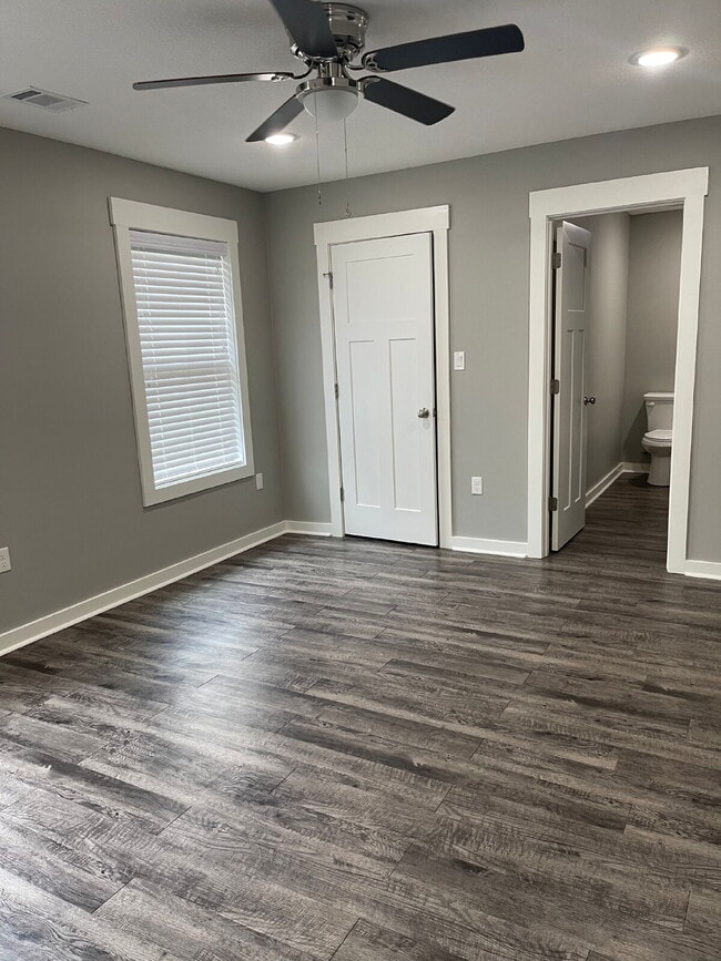 Building Photo - Charming 3-Bedroom Home with 2 Full Baths ...