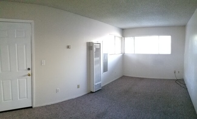 Building Photo - 4 bed 2 bath spacious home with 2 car garage in SLO!