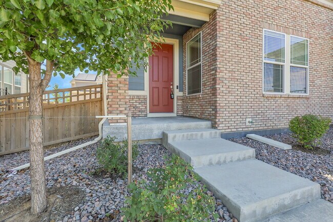 Building Photo - $2,595.00, 3 bed, 2.5 bath Townhouse in Au...