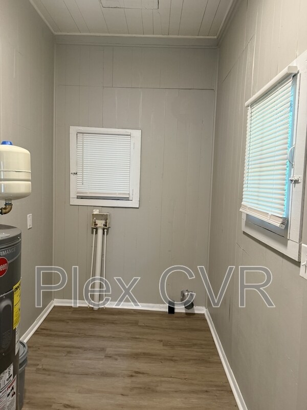 Building Photo - 1429 Brewer Ave