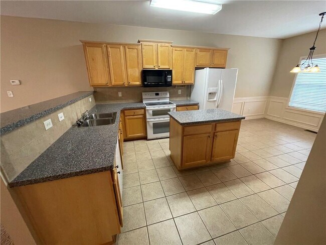 Building Photo - 2207 Pebble Beach Dr