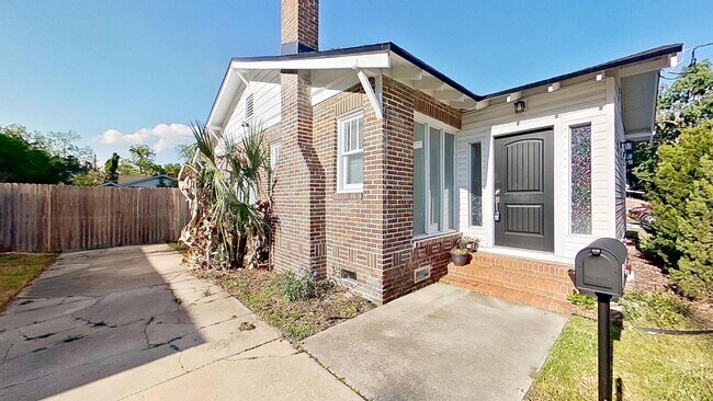 Building Photo - Murray Hill 3 bedroom