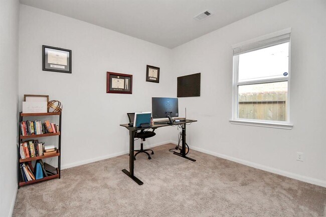 Building Photo - 424 Maple Fawn Dr