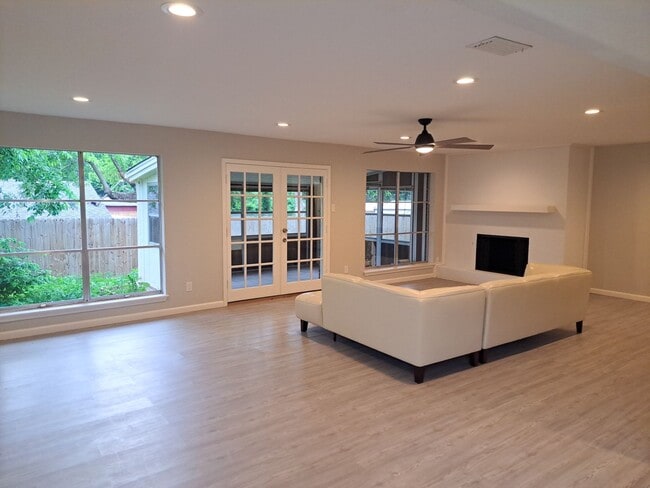 Primary Photo - Updated 4 Bedroom / 2 Bath / 2 Car Garage