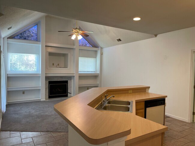 Building Photo - Beautiful 4-Bedroom Ranch in Courthouse Es...