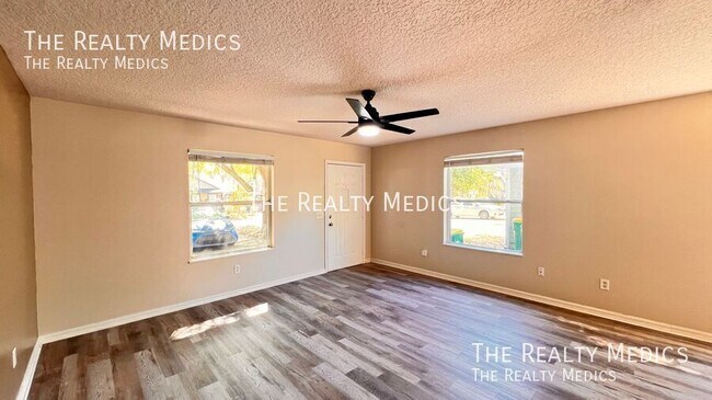 Building Photo - 436 Jennifer Ln