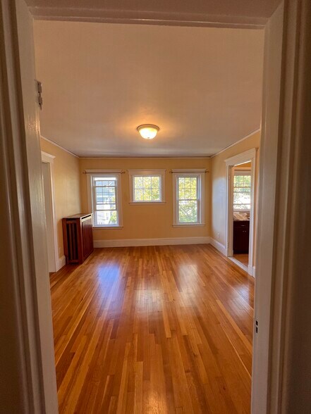 dining room - 311 Waverley Ave
