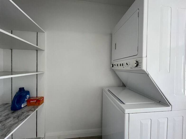 Building Photo - 94-1081 Kepakepa St