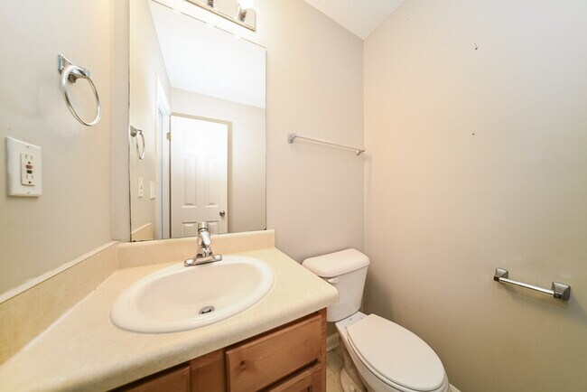 Building Photo - 425 Canoga Ct