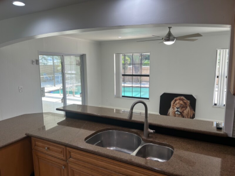 Building Photo - 1313 Mango Ave