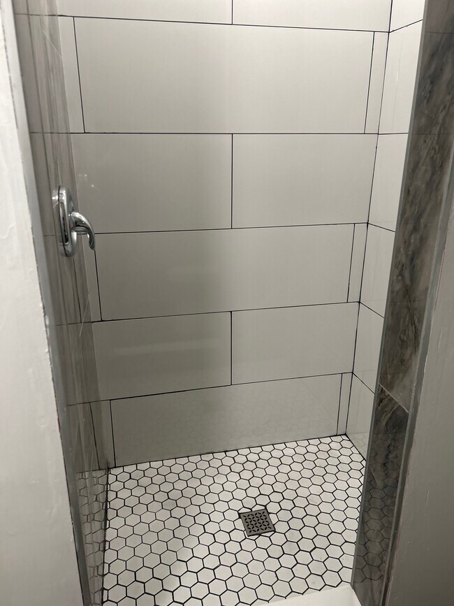 Building Photo - 1411 English Ave